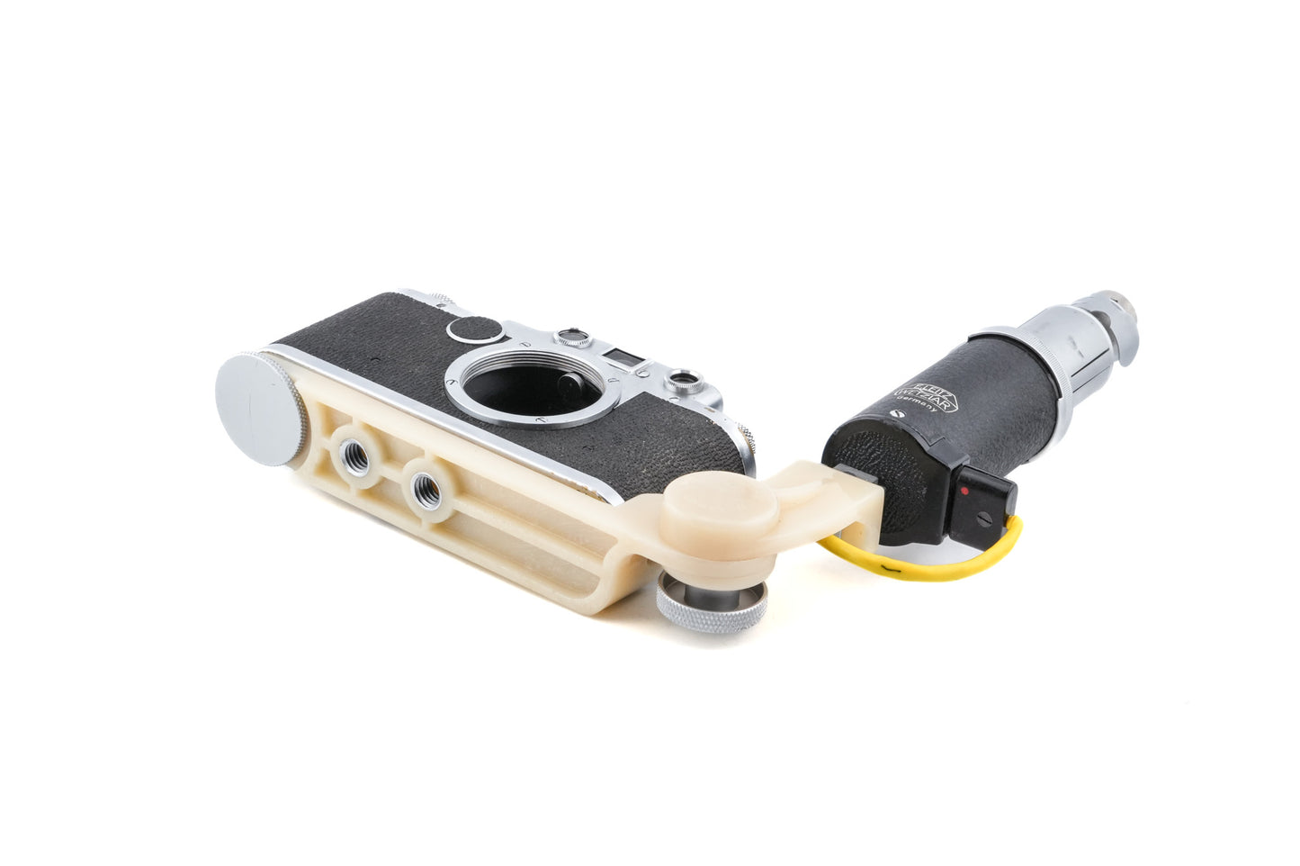 Leica IIc + Flash Unit (CEYOO) + Synchronized Shutter Release (VACU) + Flash Bracket (CTOOM)