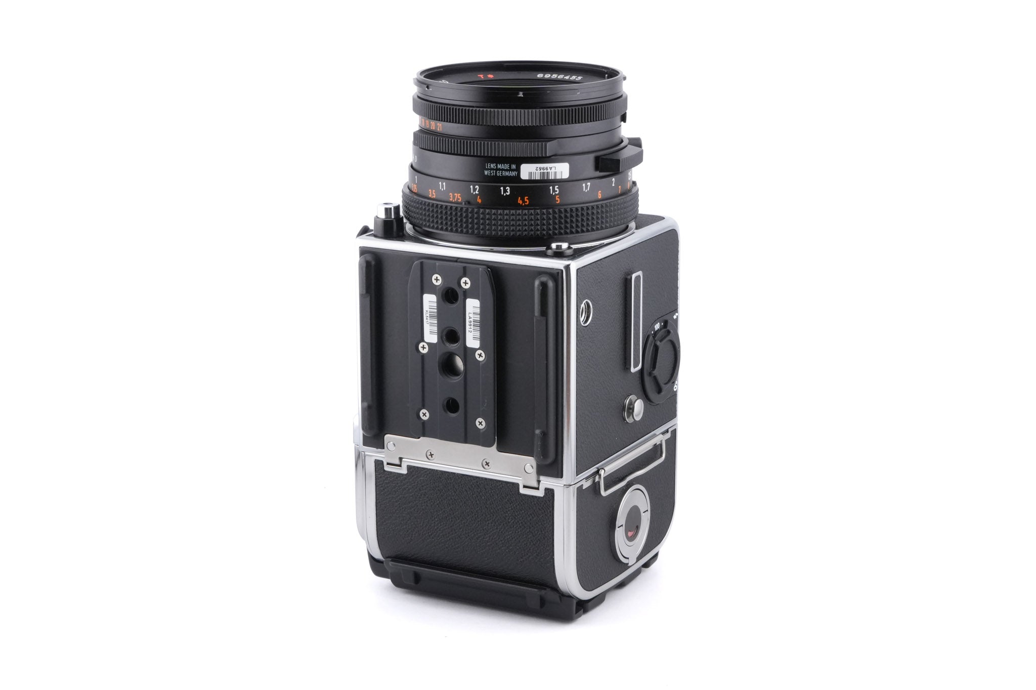 Hasselblad 503CW (Silver, 10243) + A12N Film Magazine + Waist Level Finder (New / Chrome, 42315) + Acute Matte D Microprism / Split Image Focusing Screen (42215) + 80mm f2.8 Planar T* CF (20029) + Winding Crank E (44086)
