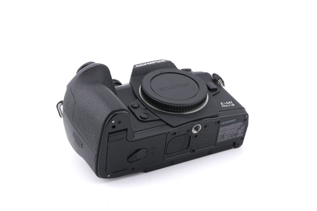 Olympus OM-D E-M1 Mark III + FL-LM3 Flash