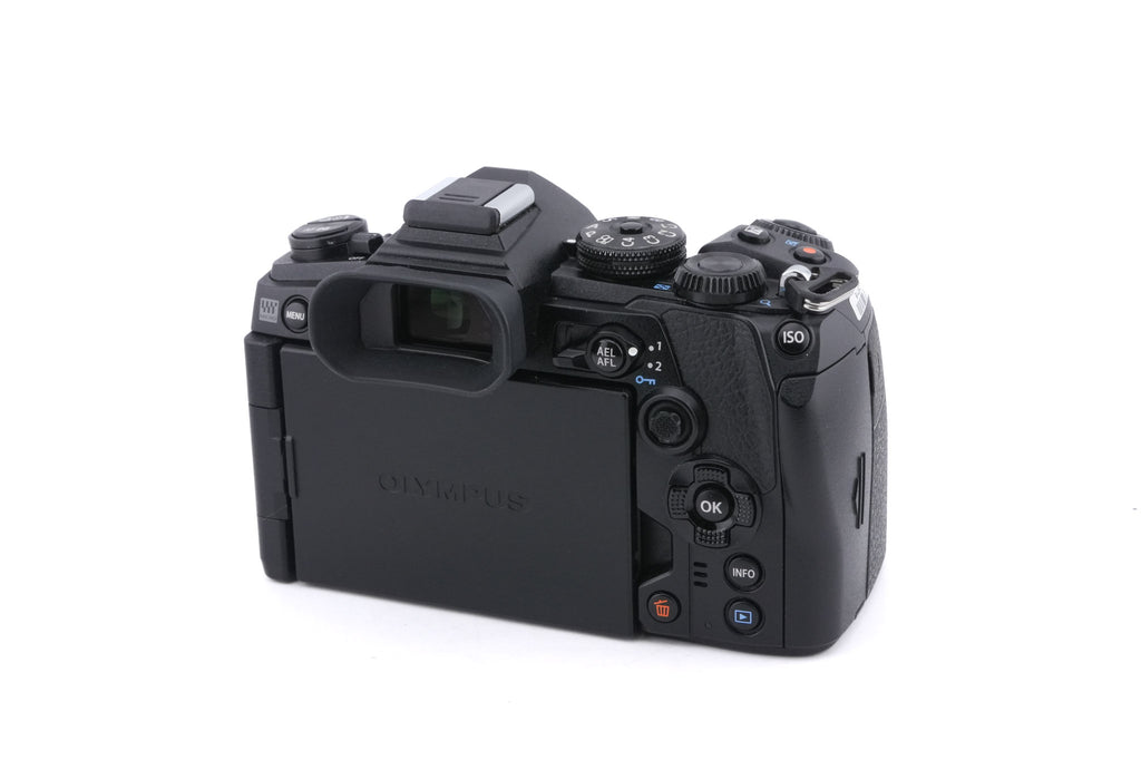Olympus OM-D E-M1 Mark III + FL-LM3 Flash