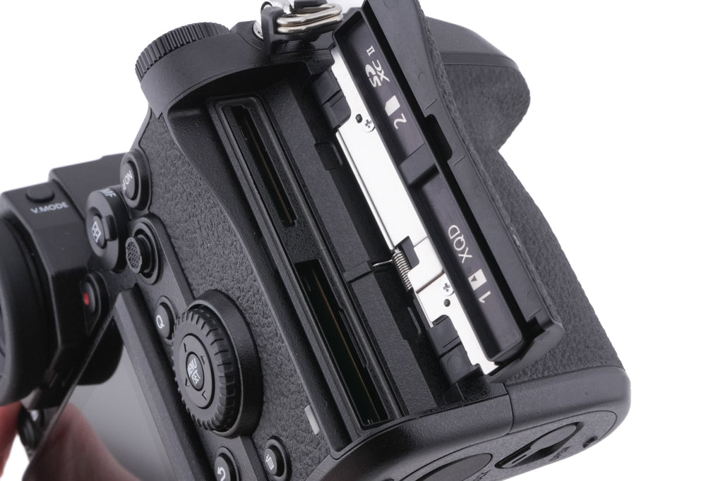 Panasonic Lumix DC-S1