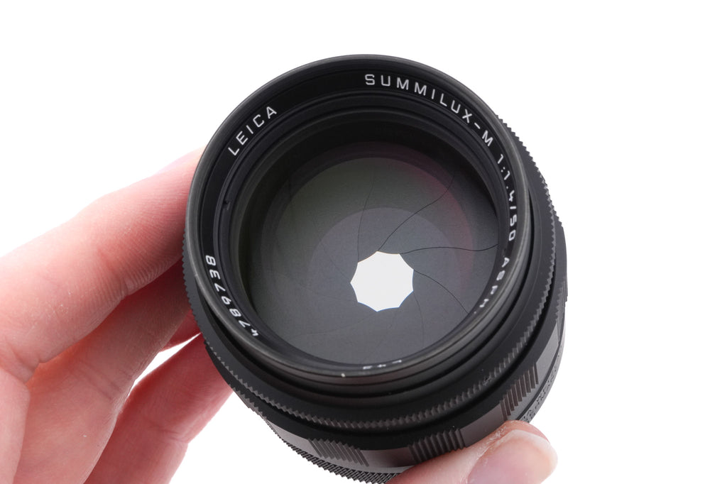 Leica 50mm f1.4 Summilux-M ASPH. (Black Chrome, 11688 / 11715)