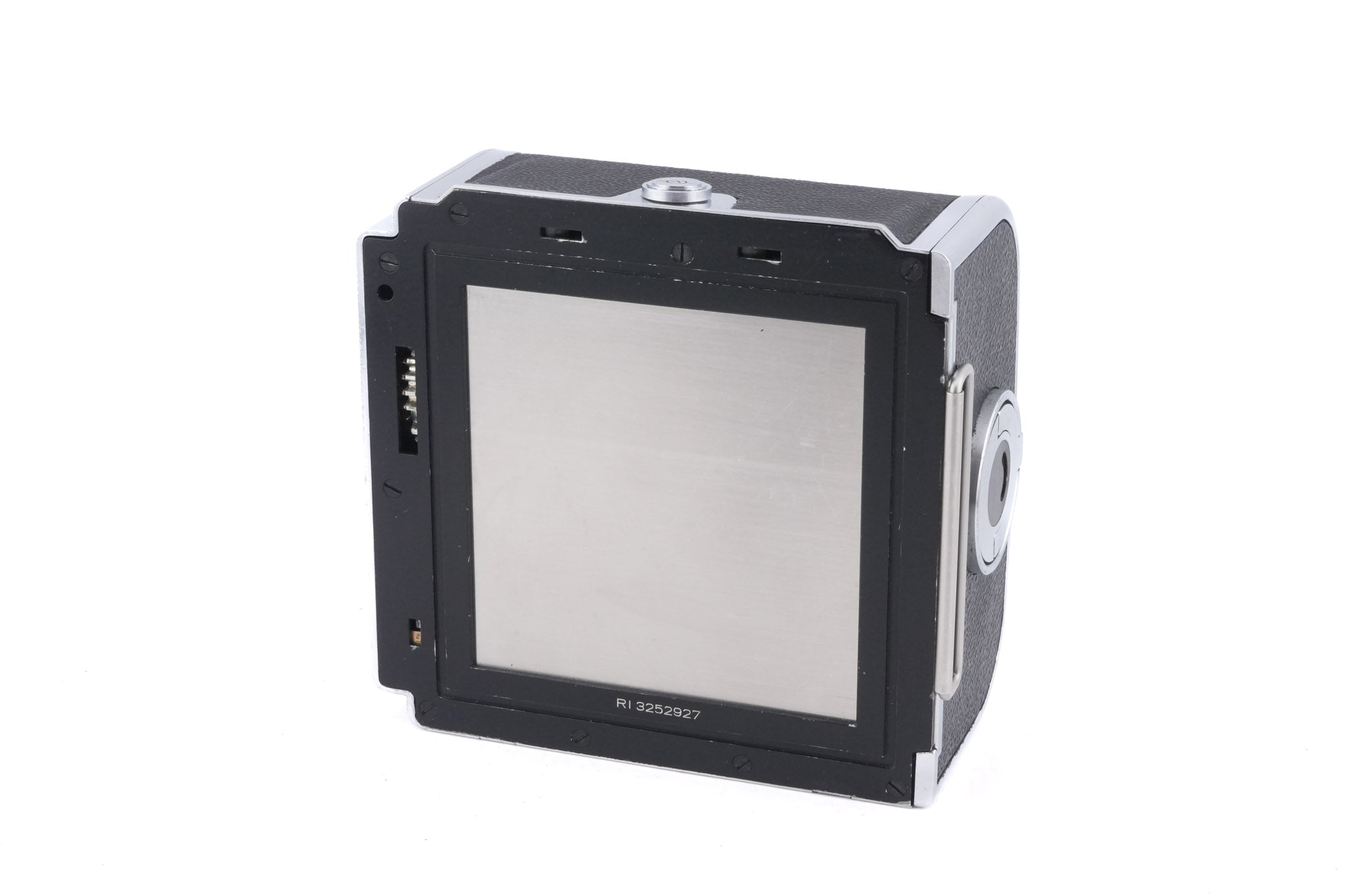 Hasselblad 500C/M (Silver, 10026) + Standard Focusing Screen (42161) + Waist Level Finder (Old / Silver, 42021) + A12 Film Magazine (Silver, 30074) + Rapid Winding Crank (Black / 44032)
