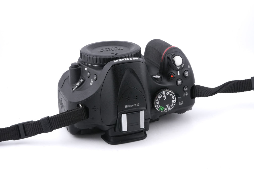 Nikon D5200