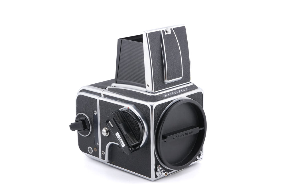 Hasselblad 500C/M (Silver, 10026) + Waist Level Finder (Old / Silver, 42021) + Rapid Winding Crank (44040) + Standard Focusing Screen (42161) + A12 Film Magazine (Silver, 30074)
