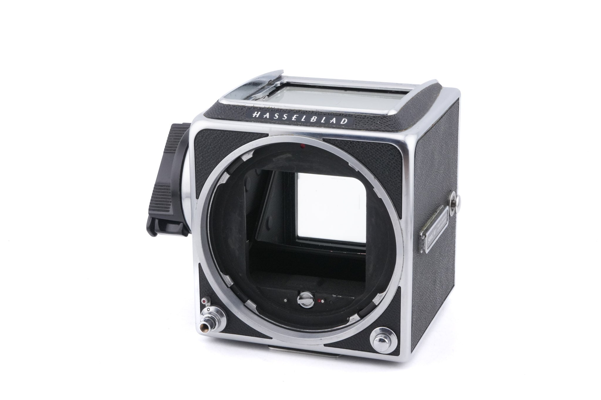 Hasselblad 500C/M (Silver, 10026) + Waist Level Finder (Old / Silver, 42021) + Rapid Winding Crank (44040) + Standard Focusing Screen (42161) + A12 Film Magazine (Silver, 30074)