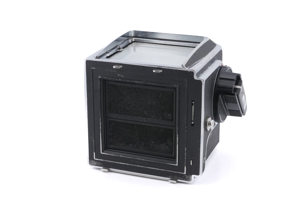Hasselblad 500C/M (Silver, 10026) + Waist Level Finder (Old / Silver, 42021) + Rapid Winding Crank (44040) + Standard Focusing Screen (42161) + A12 Film Magazine (Silver, 30074)