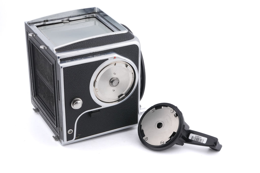 Hasselblad 500C/M (Silver, 10026) + Waist Level Finder (Old / Silver, 42021) + Rapid Winding Crank (44040) + Standard Focusing Screen (42161) + A12 Film Magazine (Silver, 30074)