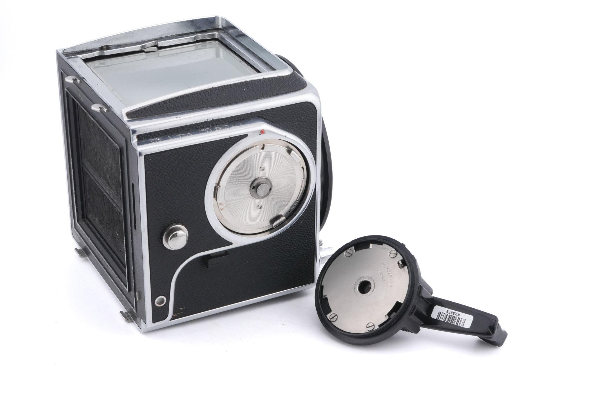 Hasselblad 500C/M (Silver, 10026) + Waist Level Finder (Old / Silver, 42021) + Rapid Winding Crank (44040) + Standard Focusing Screen (42161) + A12 Film Magazine (Silver, 30074)