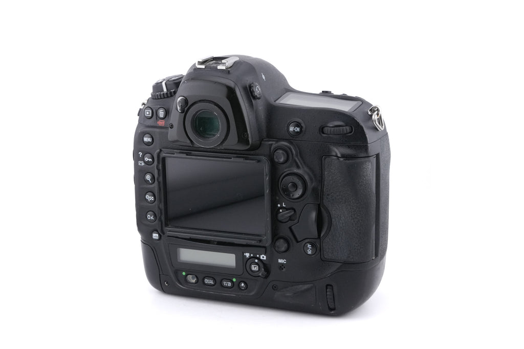 Nikon D4