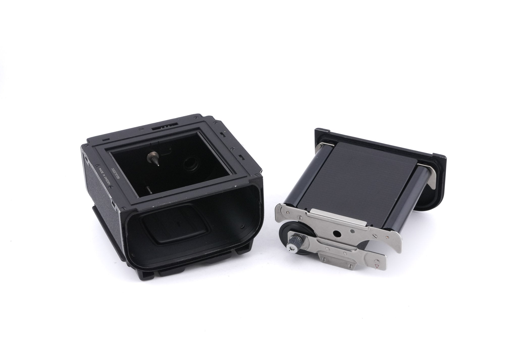 Hasselblad 503CW (Black, 10246) + Acute Matte D Standard Focusing Screen (42204) + Waist Level Finder (New / Black, 42323) + A12N Film Magazine + 80mm f2.8 Planar T* CFE (20034)