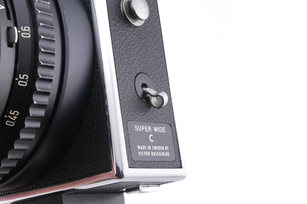 Hasselblad Super Wide C (SWC) (Silver, 10049) + A12 Film Magazine (Silver, 30074) + SWC Viewfinder (52035/TISOC)