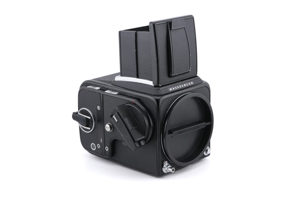 Hasselblad 500C/M (Black, 10170) + Rapid Winding Crank (44040) + A12 Film Magazine (Black, 30147) + Focusing Screen With Split-Image Rangefinder (42188) + Waist Level Finder (New / Black, 42323)