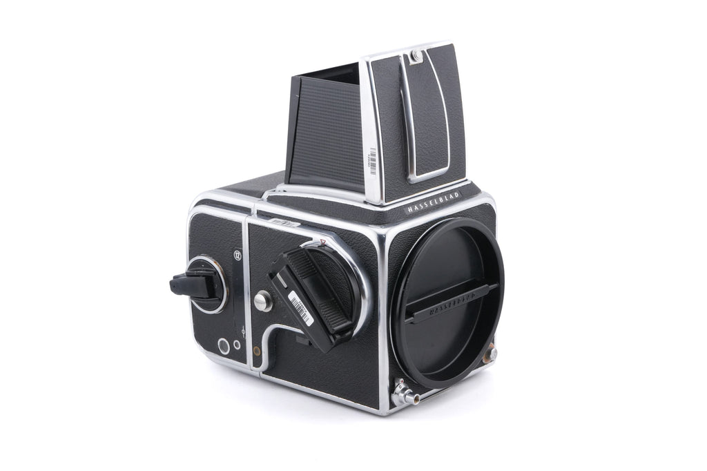 Hasselblad 500C/M (Silver, 10026) + Waist Level Finder (Old / Silver, 42021) + Rapid Winding Crank (44040) + A12 Film Magazine (Silver, 30074) + Standard Focusing Screen (42161)