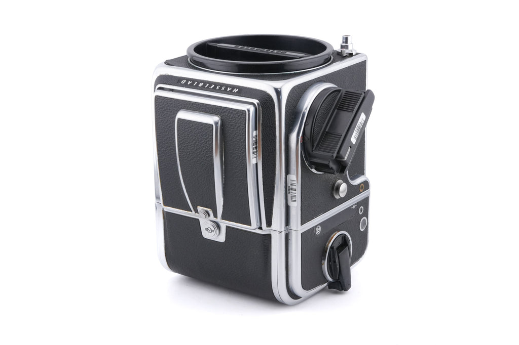 Hasselblad 500C/M (Silver, 10026) + Waist Level Finder (Old / Silver, 42021) + Rapid Winding Crank (44040) + A12 Film Magazine (Silver, 30074) + Standard Focusing Screen (42161)