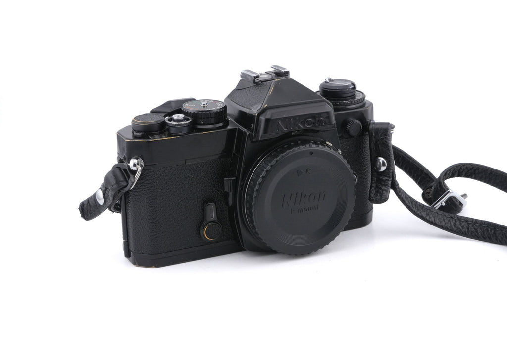 Nikon FE