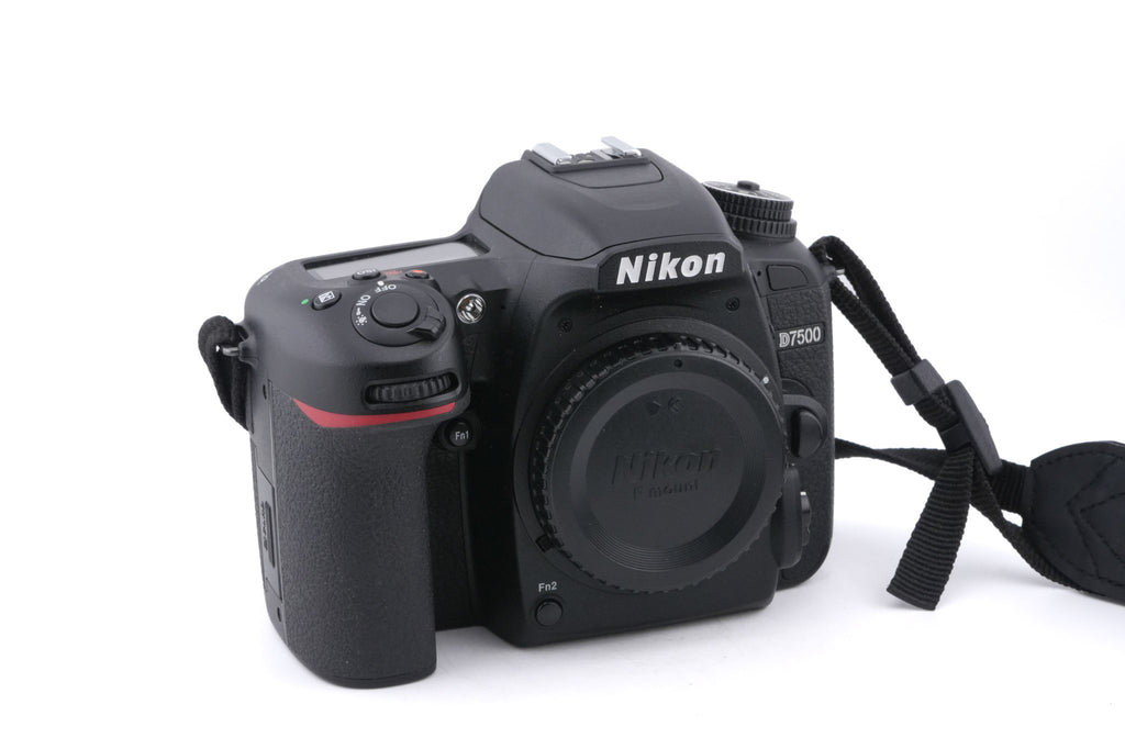 Nikon D7500