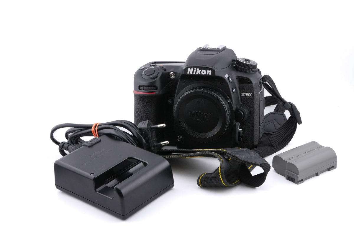 Nikon D7500