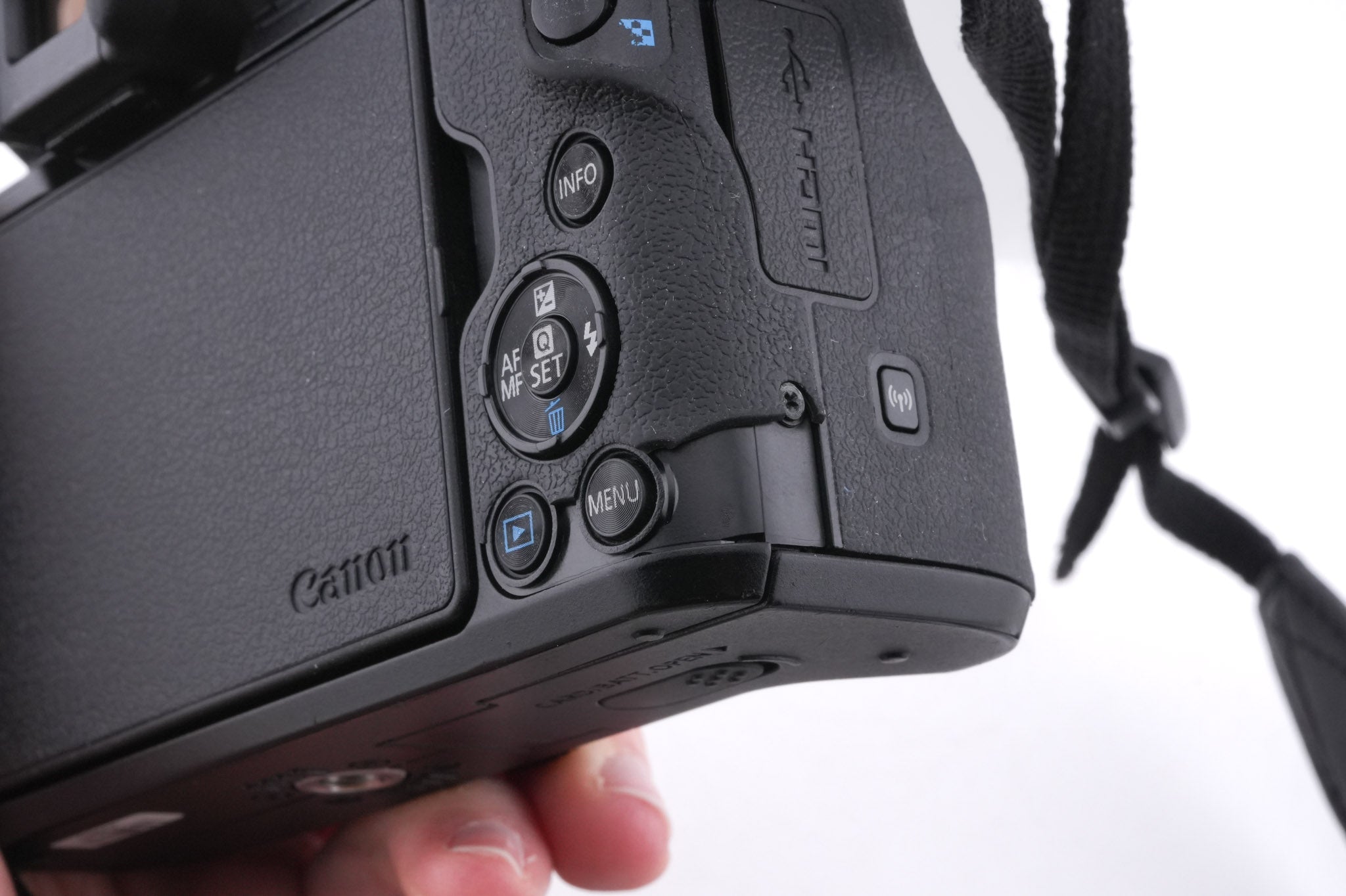 Canon EOS M50