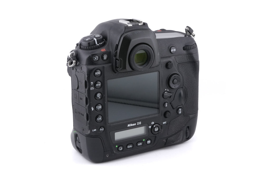 Nikon D5