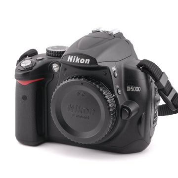 Nikon D5000