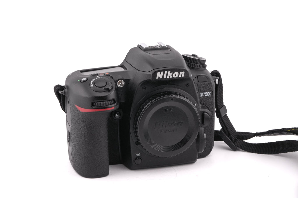 Nikon D7500