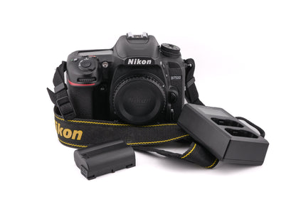 Nikon D7500