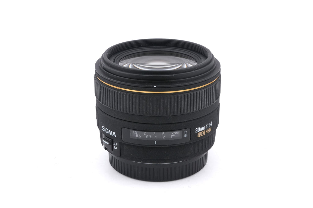 Sigma 30mm f1.4 EX DC HSM