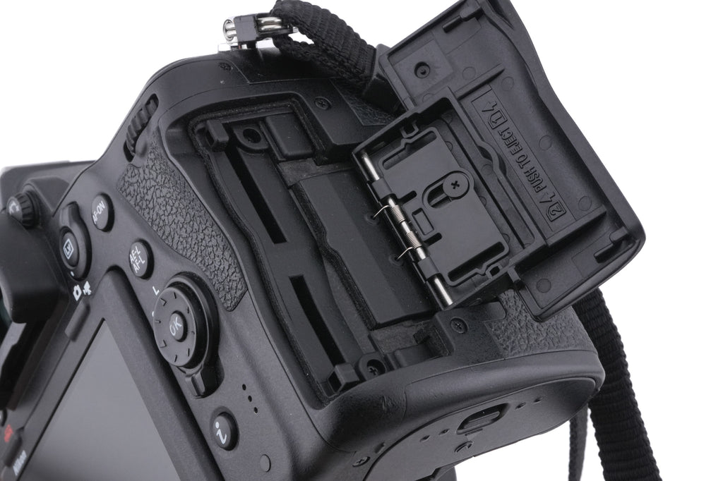 Nikon D780