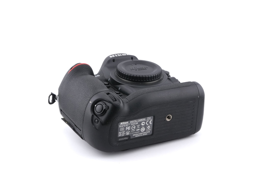 Nikon D4
