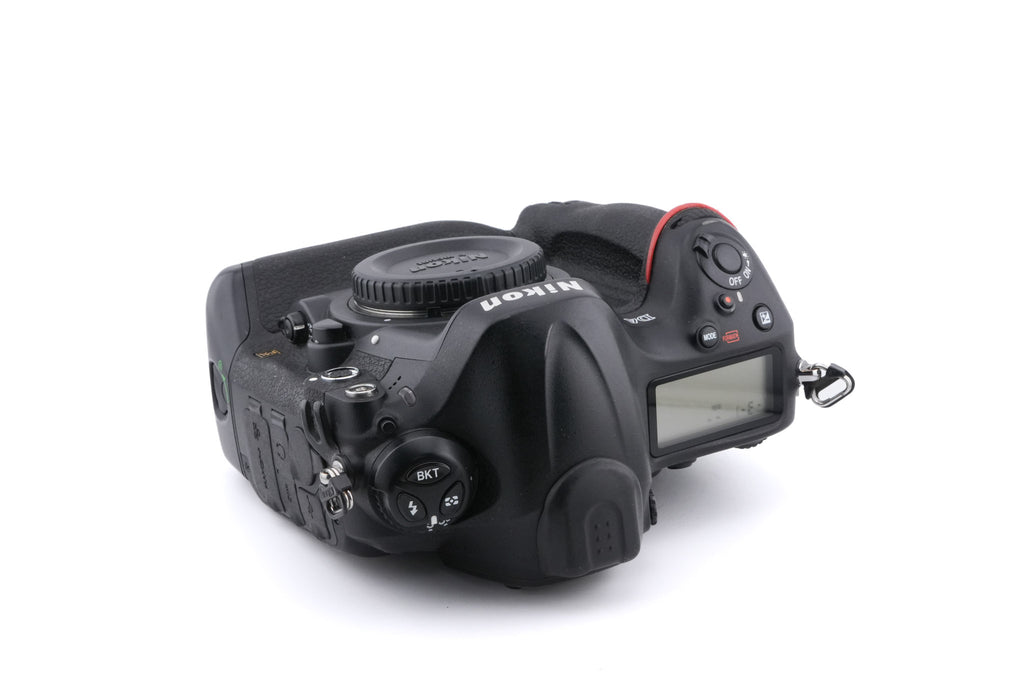 Nikon D4