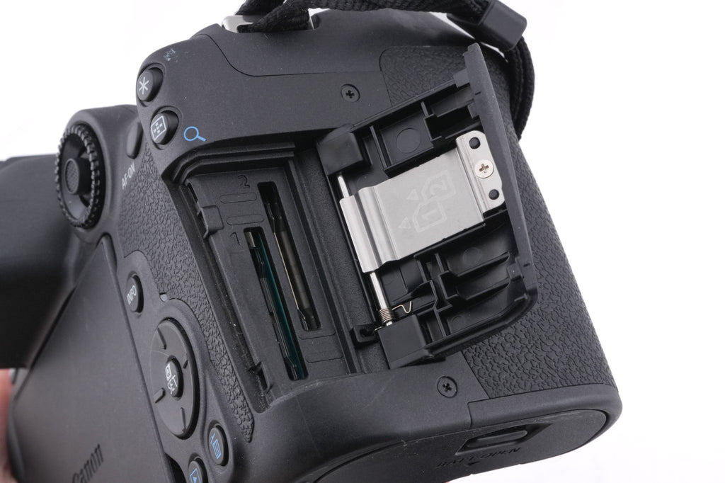 Canon EOS R7