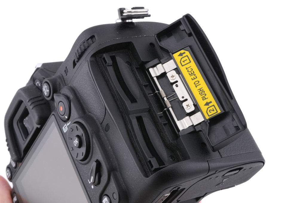 Nikon D7000