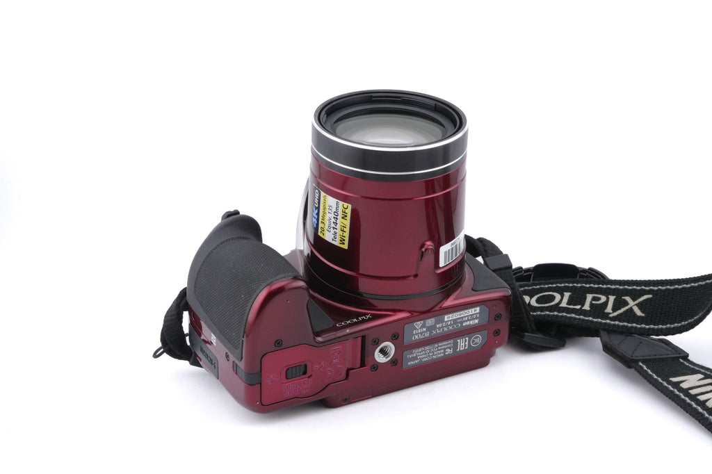 Nikon Coolpix B700