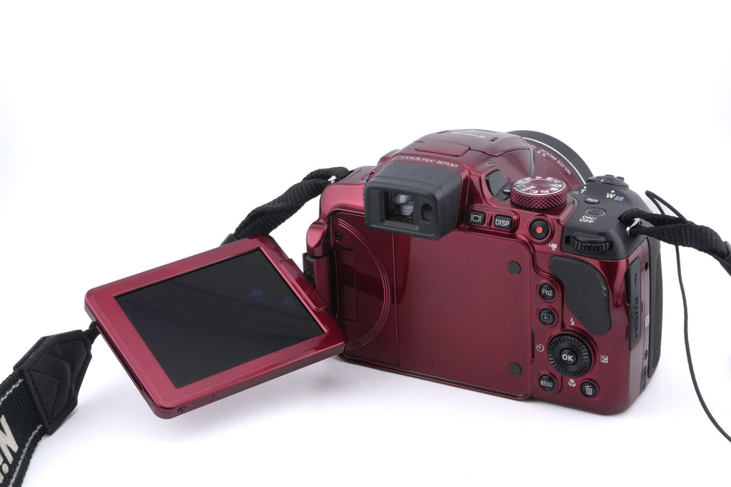 Nikon Coolpix B700
