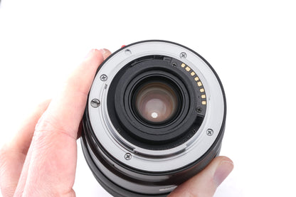 Minolta 35-200mm f4.5-5.6 AF Zoom Xi