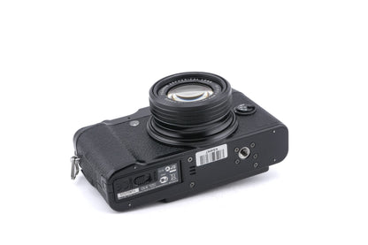 Fujifilm X10