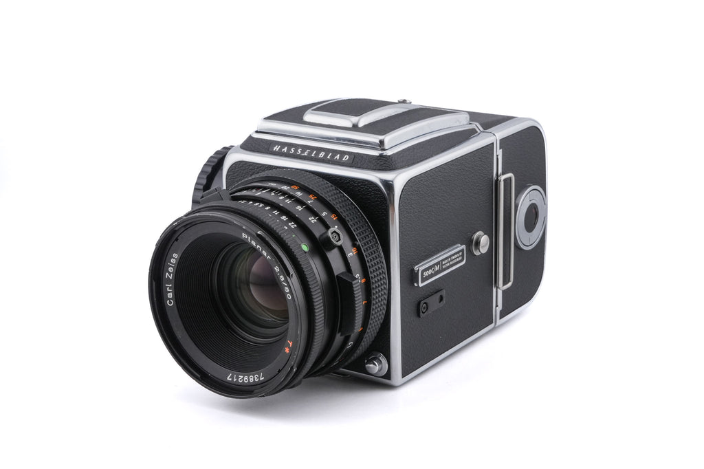 Hasselblad 500C/M (Silver, 10026) + Waist Level Finder (Old / Silver, 42021) + A12 Film Magazine (Silver, 30074) + 80mm f2.8 Planar T* CF (20029) + Standard Focusing Screen (42161)