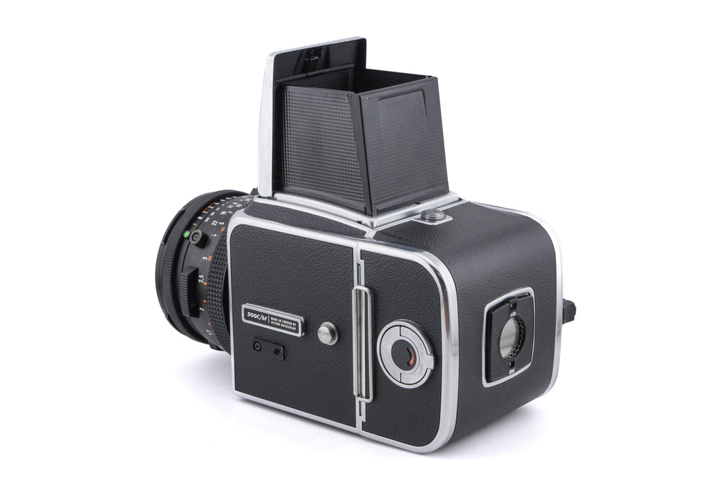 Hasselblad 500C/M (Silver, 10026) + Waist Level Finder (Old / Silver, 42021) + A12 Film Magazine (Silver, 30074) + 80mm f2.8 Planar T* CF (20029) + Standard Focusing Screen (42161)
