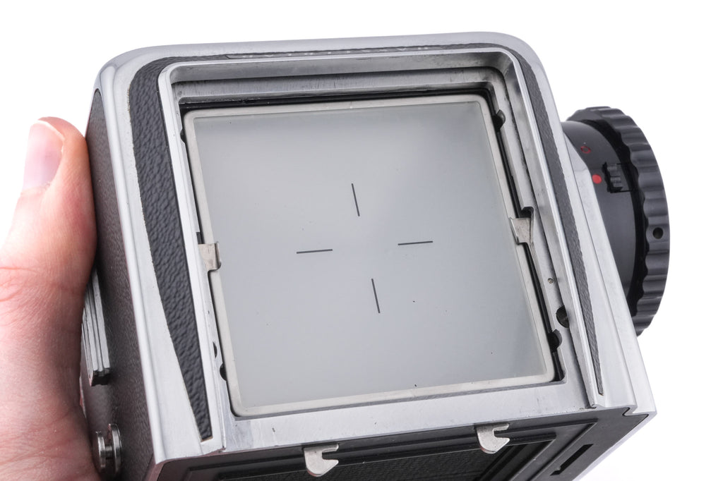 Hasselblad 500C/M (Silver, 10026) + Waist Level Finder (Old / Silver, 42021) + A12 Film Magazine (Silver, 30074) + 80mm f2.8 Planar T* CF (20029) + Standard Focusing Screen (42161)