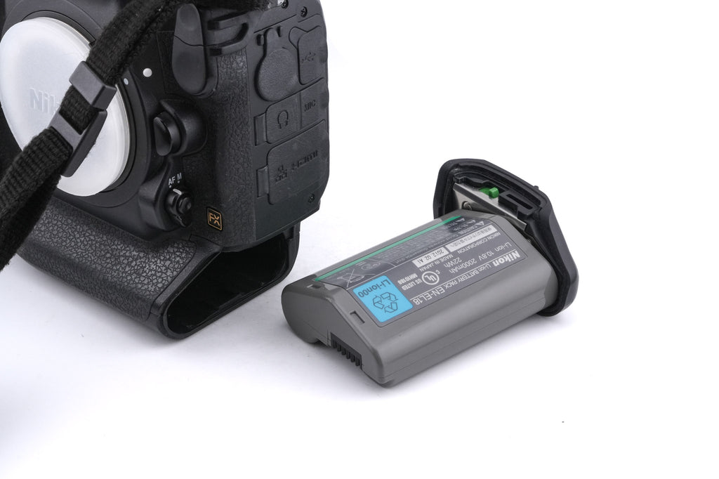 Nikon D4