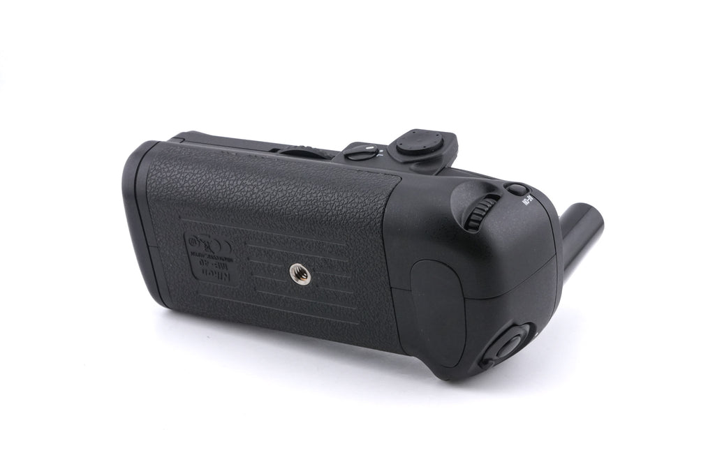 Nikon MB-40 Multi-Power Battery Pack