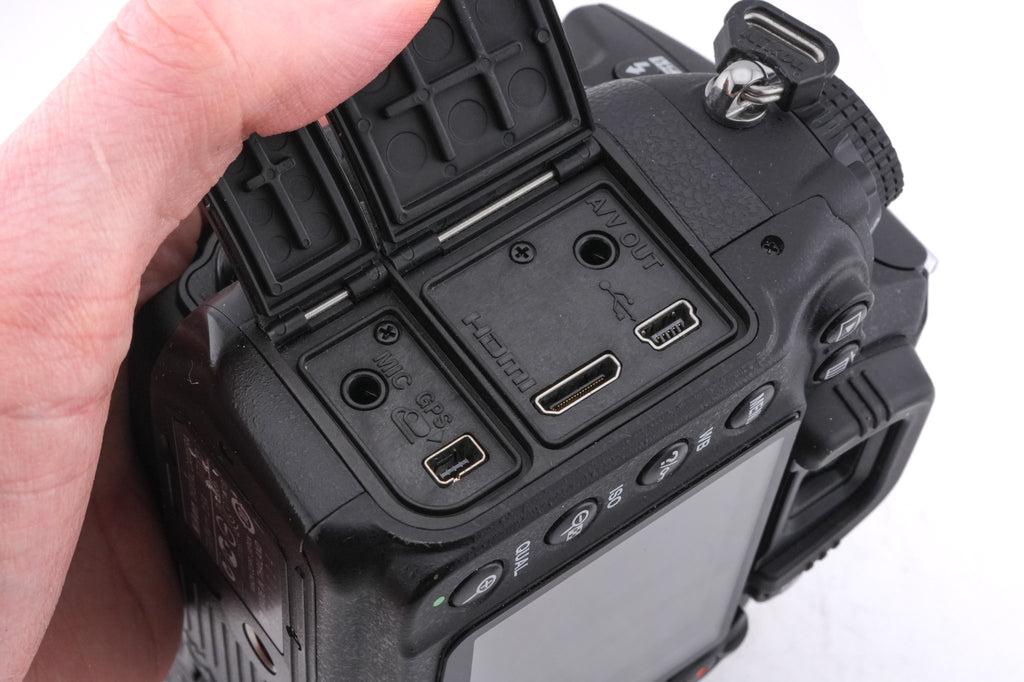 Nikon D7000