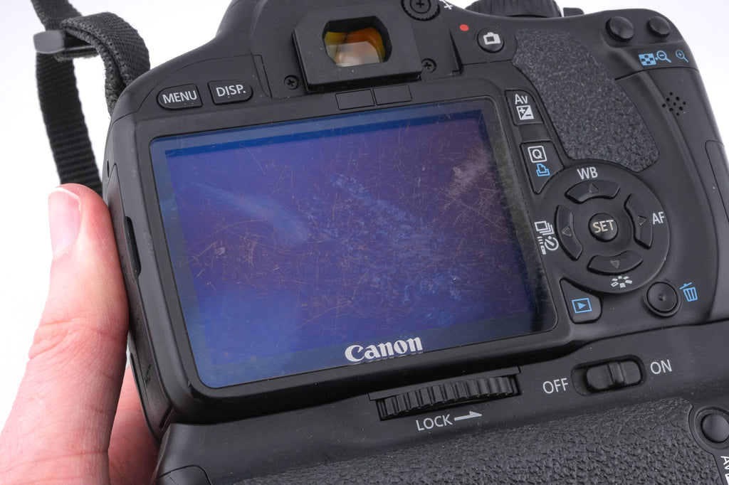 Canon EOS 550D + BG-E8 Battery Grip
