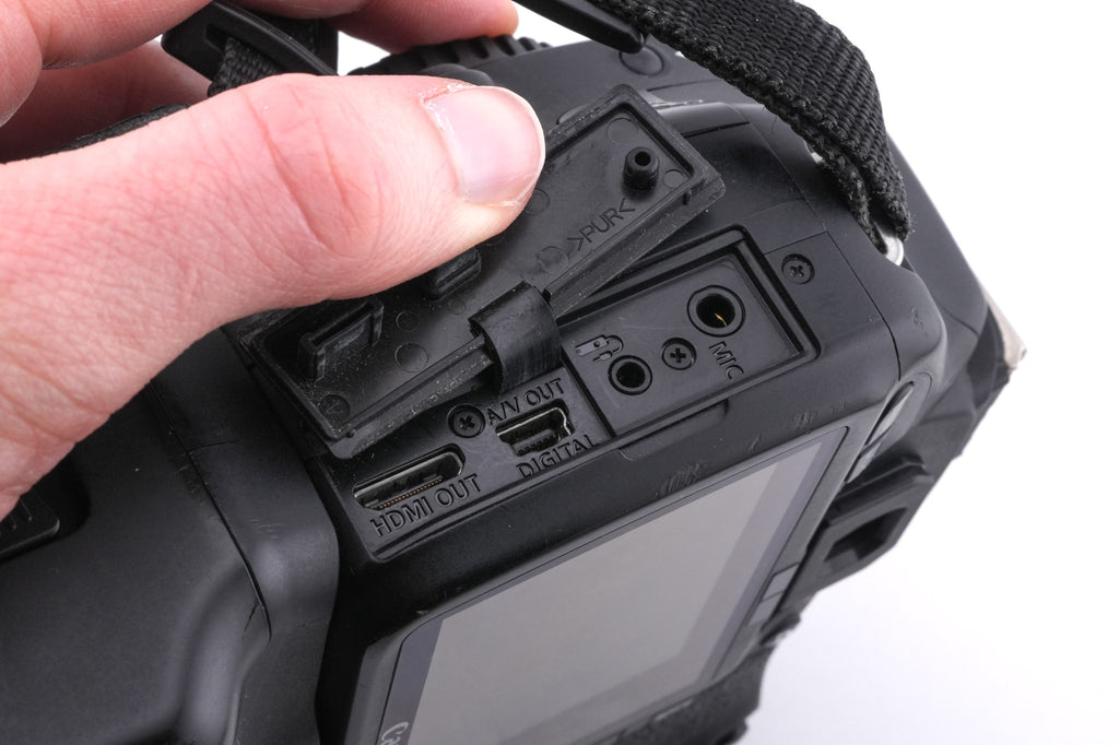 Canon EOS 550D + BG-E8 Battery Grip