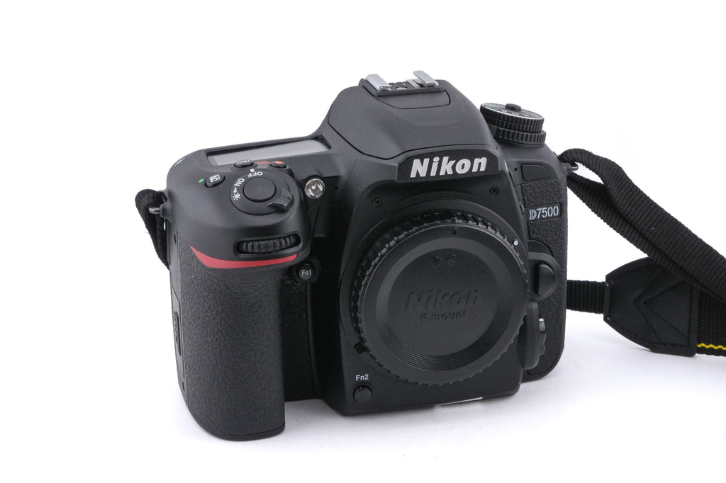 Nikon D7500