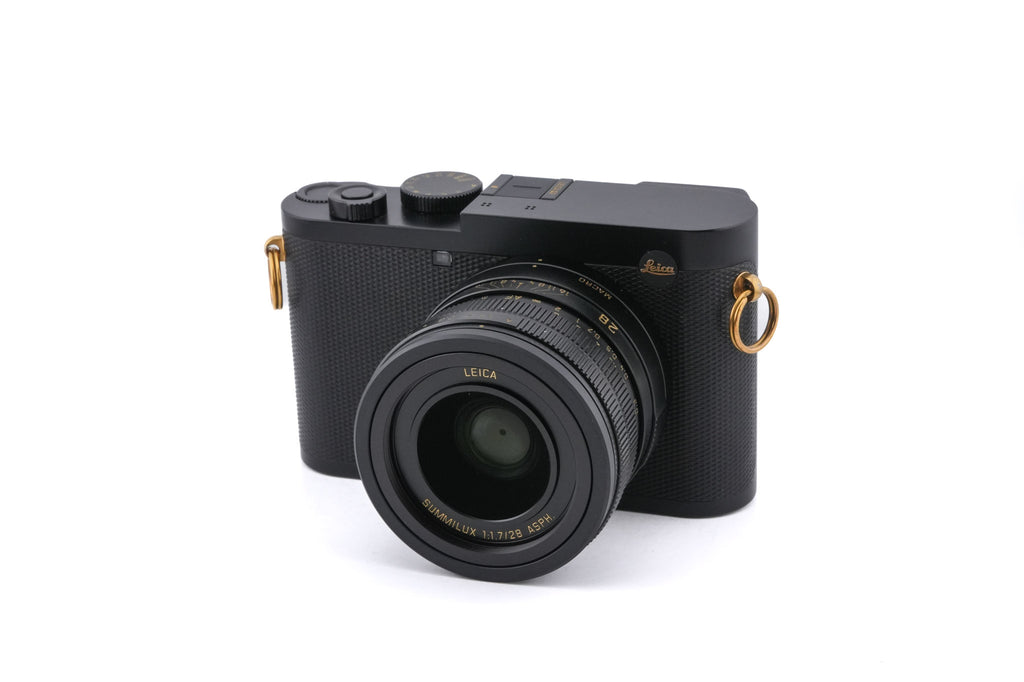 Leica Q2 (Daniel Craig x Greg Williams) (19058 / 19062)