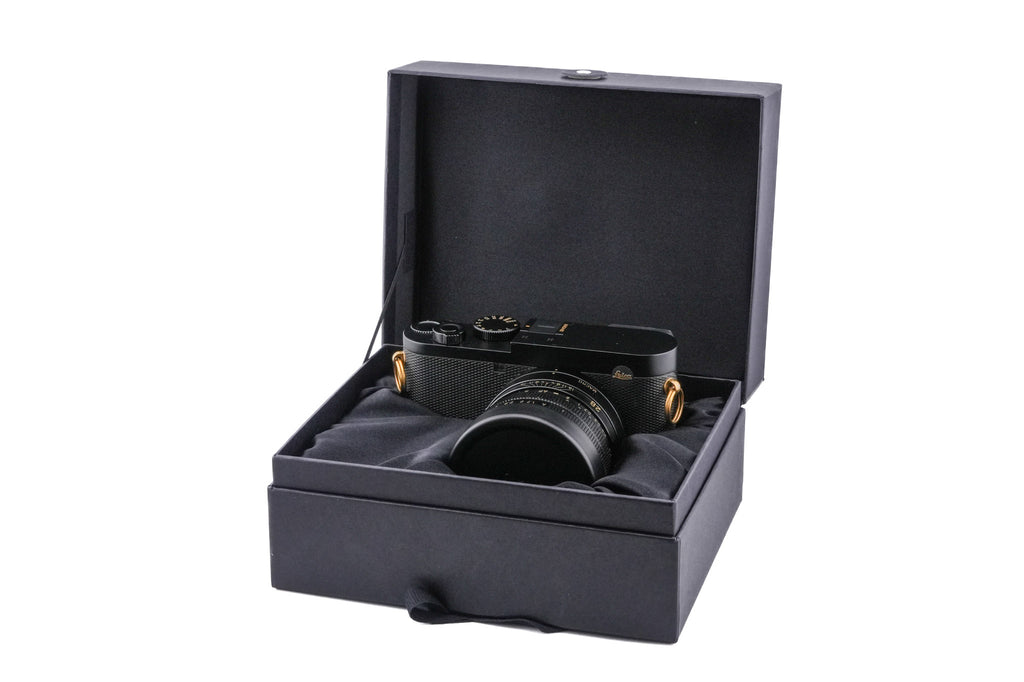 Leica Q2 (Daniel Craig x Greg Williams) (19058 / 19062)
