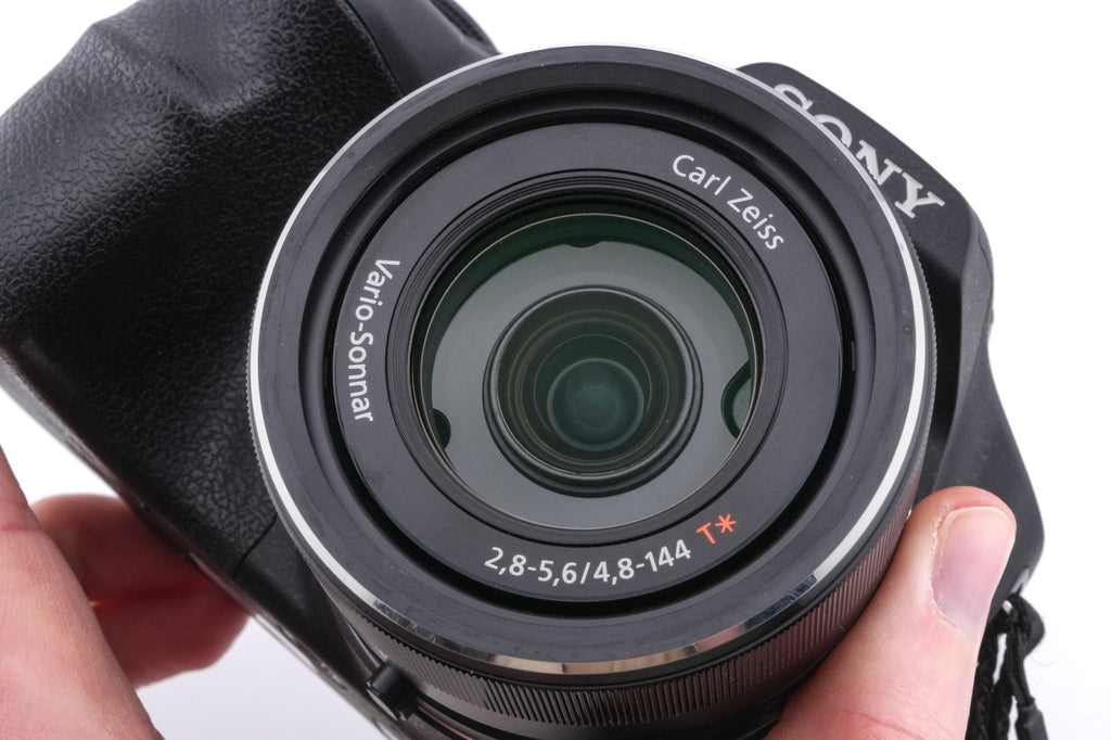 Sony Cyber-Shot DSC-HX200V