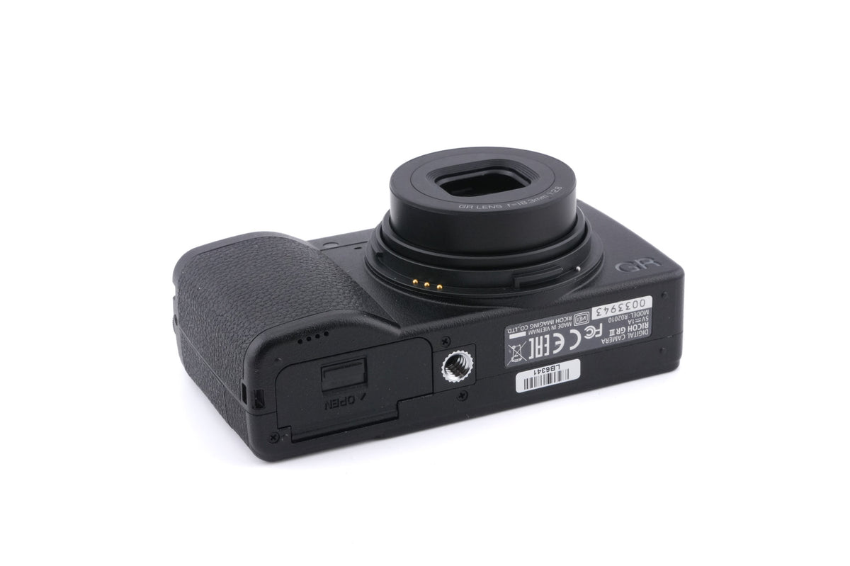 Ricoh GR III